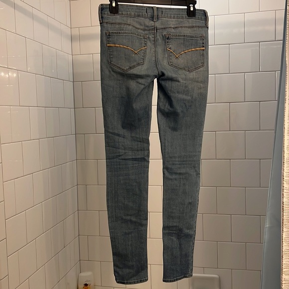 Jeans - Picture 2 of 3